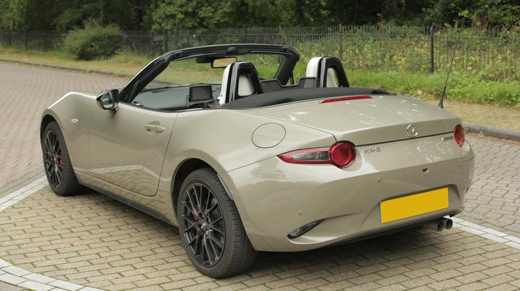 MAZDA MX-5 CONVERTIBLE 2.0 [184] Exclusive-Line 2dr